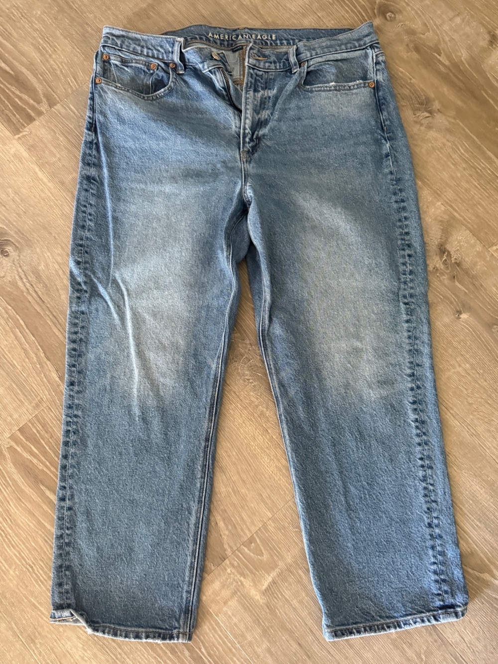 American Eagle Outfitters Light Blue Wide Legged Relaxed Straight Jeans